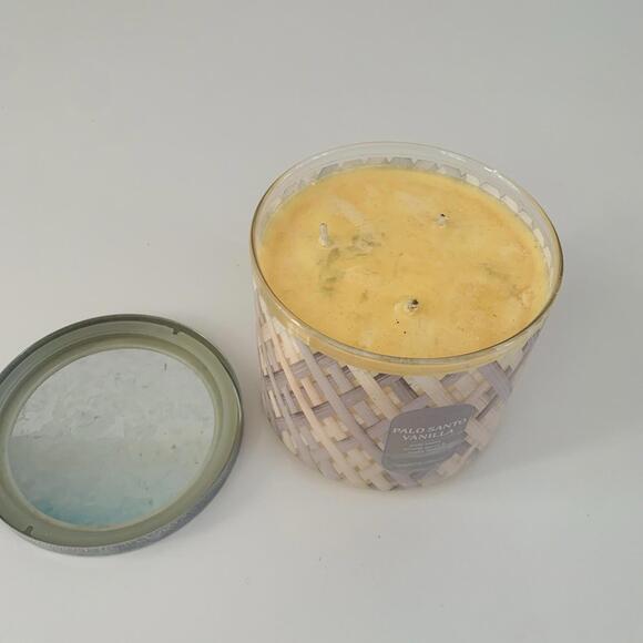 Bath & Body Works White Barn Palo Santo Vanilla 14.5 oz 3 wick Candle flawed - Picture 2 of 5